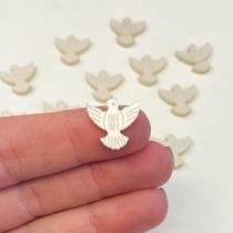 Colar Fio de Nylon Pingente Espirito Santo em Madrepérola Sintética