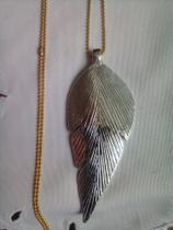 Colar folha da Ásia