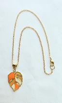 Colar Gargantilha Corrente Dourada Pingente Folha Laranja Colar Gargantilha Corrente Dourada Pingente Folha Laranja