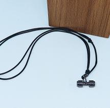 Colar gargantilha Fio Couro Cordão encerado Ajustável Masculino Feminino Pingente Halteres aço Inox Peso Anilha academia Colar gargantilha Fio Couro Cordão encerado Ajustável Masculino Feminino Pingente Halteres aço Inox Peso Anilha academia