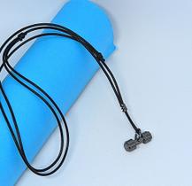Colar Gargantilha Fio Couro Preto Cordão encerado Ajustável com Pingente Halteres aço Inox Peso Anilha academia Moda