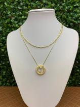 Colar inicial cravejado de zircônia