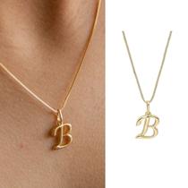 Colar Letra Inicial Lisa Semi Joia Banhado Ouro 18k Presente Perfeito Aniversario Mae Mulher Namorada