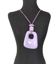 Colar Longo Feminino de Cordão Maxi Pingente Resina Geométrico
