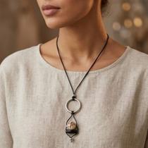 Colar Longo Pêndulo Feminino Hippie Chic Preto Marrom Resina Colar Longo Pêndulo Feminino Hippie Chic Preto Marrom Resina