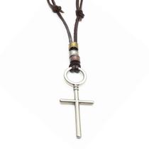 Colar Masculino de Couro Com Pingente Cruz Colar Masculino de Couro Com Pingente Cruz