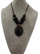 Colar mAXI Feminino com Pedras detalhes em bola Cordão Camurça Colar mAXI Feminino com Pedras detalhes em bola Cordão Camurça