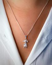 Colar Menina cravejada em micro zircônia banho Prata 1000