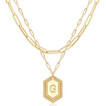 Colar MEVECCO Dainty Gold Initial 18K banhado a 18K para mulheres