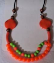 Colar miçanga colorido artesanal cor laranja com verde