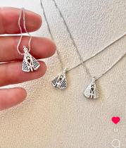 Colar Nossa Senhora Manto Duas Cores Safira E Cristal Folheado Em Ródio Branco