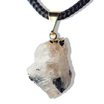 Colar Pedrinha Bruto Pedra da Lua Pequeno Pino Dourado Colar Pedrinha Bruto Pedra da Lua Pequeno Pino Dourado