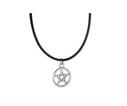 Colar Pentagrama Prateado material sintético Pingente 25X20 Mm