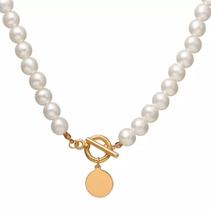 Colar Pérolas Pingente Circulo Dourado Fecho