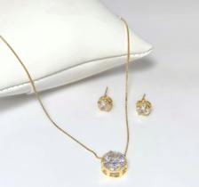 Colar pingente e brinco folheado a ouro 18k zircônia branca.