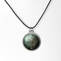 Colar pingente escudo viking yggdrasil arte em resina