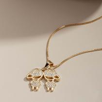 Colar Pingente Filhos 2 meninos cravejados (Filhos), Semijoia, Ouro 18K