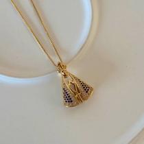 Colar pingente Nossa Senhora M Cristal/Azul banhado a ouro 18k Colar pingente Nossa Senhora M Cristal/Azul banhado a ouro 18k