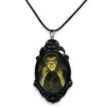 Colar pingente resinado arte em resina terror frankenstein