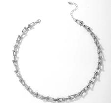 Colar Prateado Corrente Gargantilha Entrelaçada Detalhes