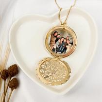 Colar Relicário Redondo Banhado a Ouro 18K Colar Relicário Redondo Banhado a Ouro 18K