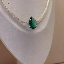 Colar riviera com gota verde