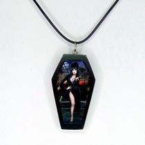 Colar shaker terror arte elvira em resina único