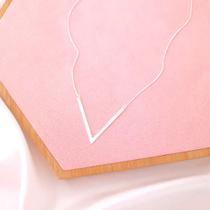 Colar V Geométrico Minimalista Folheado a Prata 60cm com Extensor 5cm