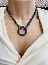 Colares alongados modelo com pingente rodio negro