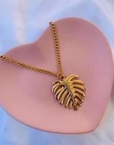 Colares alongados modelo costela de adão verniz italiano