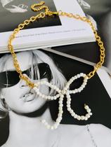 Colares banhado a Ouro com Laço de miçangas Off white Colares banhado a Ouro com Laço de miçangas Off white