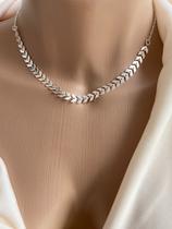 Colares chocker modelo calda de peixe folheado a prata 925