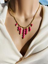 Colares chocker modelo com cristais de vidro folheados ouro