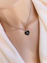 Colares chocker modelo com pingente de trevo verniz italiano