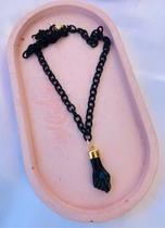 Colares choker modelo Figa verniz italiano Colares choker modelo Figa verniz italiano