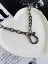 Colares modelo choker mosquetão ferradura com rosca fecho frontal folheado