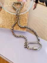 Colares Semi Joia com Fecho frontal Mosquetão Maxi Unissex