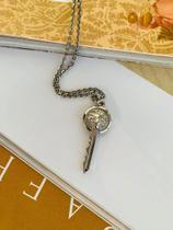 Colares Semi Joia com pingente de chave Leão Versátil Ouro e Prata