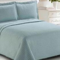 Colcha Camesa Pompom Queen Matelassê com 2 Porta-Travesseiros Elegante e Toque Macio Colcha Camesa Pompom Queen Matelassê com 2 Porta-Travesseiros Elegante e Toque Macio