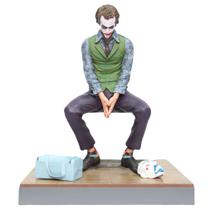 Coleção de brinquedos de figuras de anime Dark Knight Jokerss 28cm Coleção de brinquedos de figuras de anime Dark Knight Jokerss 28cm