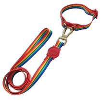 Coleira Com Guia Para Cachorro Ajustável com Trava de Segurança Rosqueada Estampa Arco Íris Coleira Com Guia Para Cachorro Ajustável com Trava de Segurança Rosqueada Estampa Arco Íris