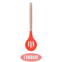 Colher de Silicone Vazada Vermelho Cabo Bambu Resistente