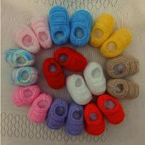 Combo 1 Bebê com 10 Sapatinhos de Bebê de Tricô - 0 a 3 meses