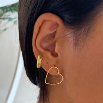 Combo Cartela Argola Semijoia Kit 2 Aro Aberto Craquelado e Coracão Vazado Drapeado