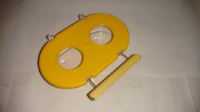 Comedouro com Poleiro 2 Furos - Amarelo Comedouro com Poleiro 2 Furos - Amarelo