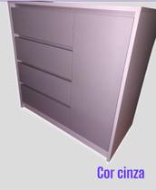 cômoda branca e cinza contendo 4 gavetas e uma porta