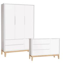 Cômoda com Porta e Guarda Roupa Infantil 3 Portas New Classic Branco com Pés Madeira Natural Reller Cômoda com Porta e Guarda Roupa Infantil 3 Portas New Classic Branco com Pés Madeira Natural Reller