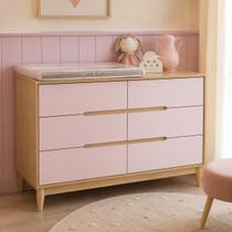 Cômoda MDF e Madeira Maciça com 6 gavetas e 118cm de largura Linha Tomi Quater Rosa com Carvalho Malva