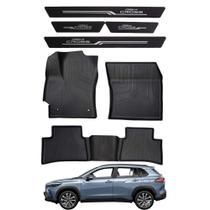 COMP Kit Corolla Cross a Partir de 2021: Tapete Bandeja 4 Peças + Soleira Preta 4 Portas