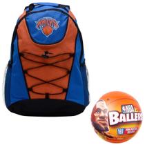 COMP Kit NBA: Mochila Bungee com Elástico New York Knicks + 5 Surprise Ballers Série 2 (Sortido)